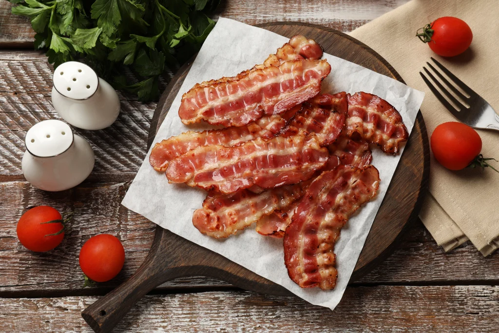 Pan of crispy bacon strips illustrating an evidence-based guide for diabetics